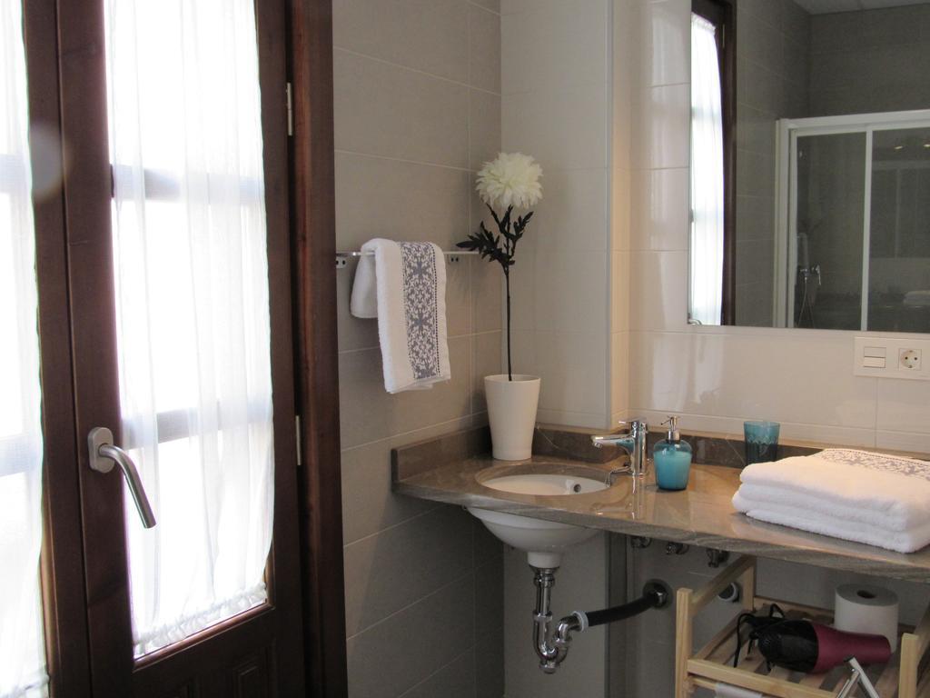 Apartamentos Iliberis Granada Rum bild
